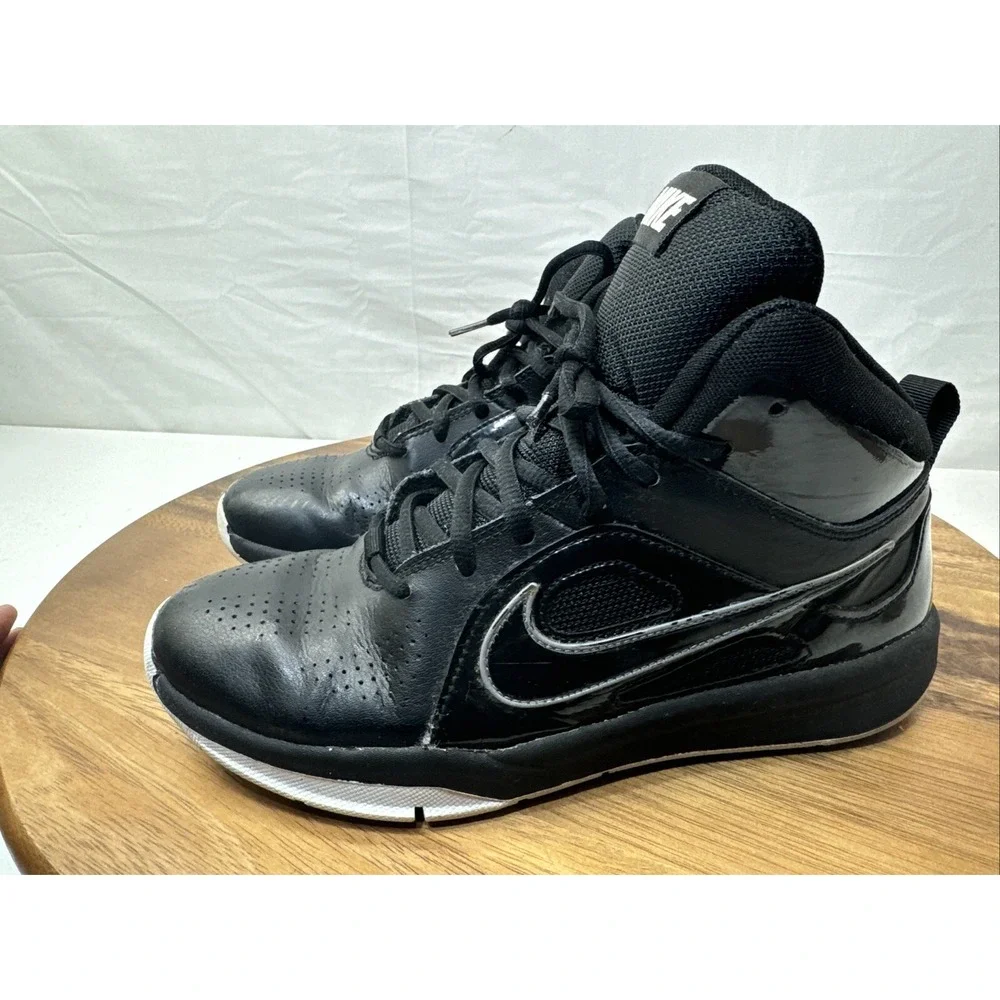 NIKE KIDS TEAM HUSTLE D6 6Y BASKETBALL SHOES 599187-001 BLACK‎